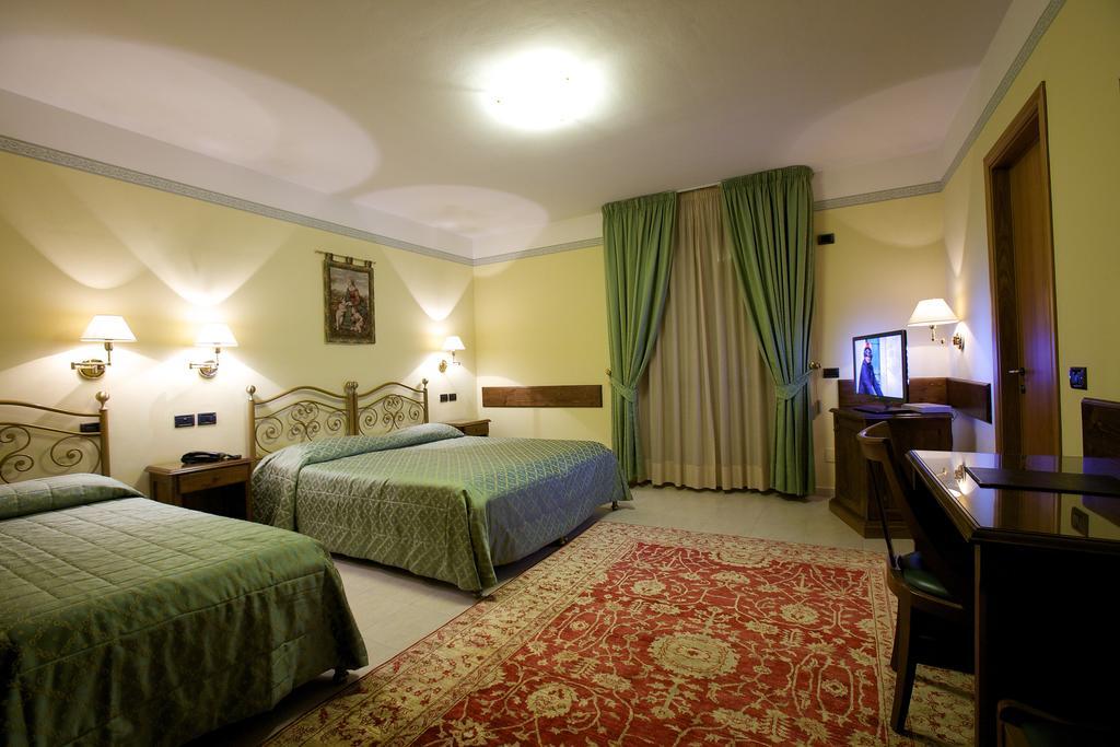 Campiglione Hotel Assisi Szoba fotó